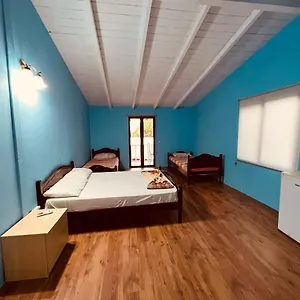 Favela Chic , Plazhi San Pietro Albania
